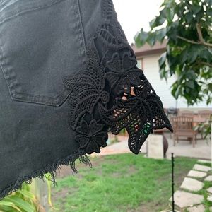 ✨4/30 Lace High Waisted Black Denim Summer Shorts✨